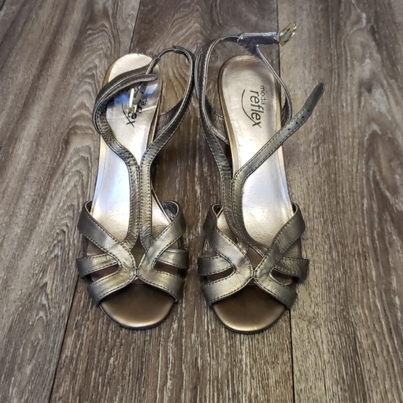 Heels - Picture 2 of 3